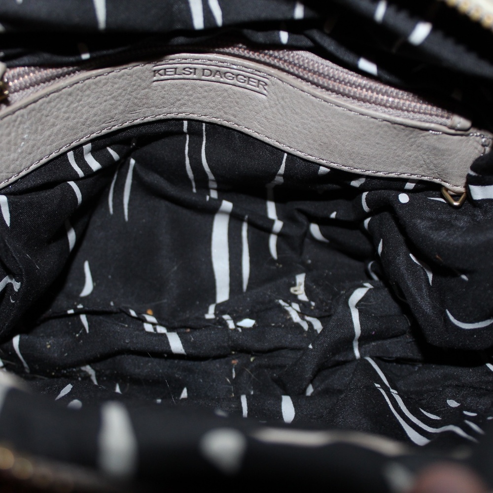 Kelsie Dagger Tan Leather Purse - Picture 4 of 4